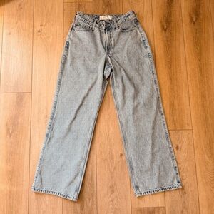 Women's Hollister Curvy High-Rise Baggy Jeans Light Blue Size 8R/29R NWT